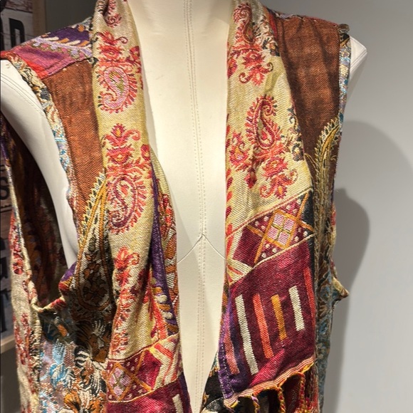 Elegant reversible vest with paisley pattern by ANU - Picture 10 of 16